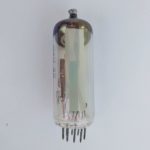 6E3P Magic eye tube, electronic light indicator in glass finger design. Equivalent to the: EM84, 6FG6, 6E2. The display color is green.