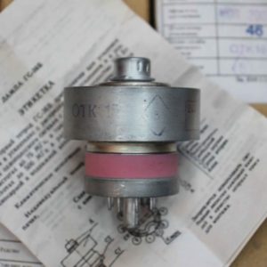 Russian generator tetrode GS-36B tube ceramic-metal for power amplification at frequencies up to 500 MHz. Near equivalent to the 4CX400A.