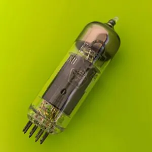6F5P tube russian triode-pentode, near equivalent: ECL85, ECL805, 6GV8. NOS