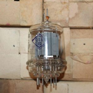 Soviet GI-30 dual beam tetrode. Pulse RF tube. Equivalent: 829B, 4E29. NOS.