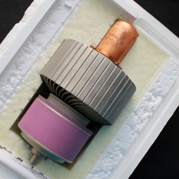 IMG_44141-1-600 powerful generator tetrode tube GU-40B-1