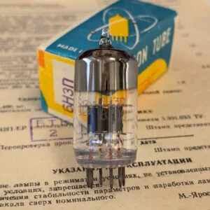 Russian electron tube 6N3P - double triode. Near equivalent to the 2C51, 396A, ECC42, 5670, 6CC42. NOS