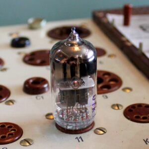 matched pair 6N23P-EV tubes - dual triode. Low noise VHF amplifier. Eq. 6922, E88CC, 6DJ8. REFLECTOR / NOS