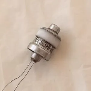 tube 6S53N-V nuvistor triode. Metal-ceramic UHF/VHF tube. Equivalent: EC1010. NOS